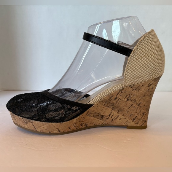 Apt. 9 black lace wedge heel sandals shoes size 8M - Picture 3 of 12